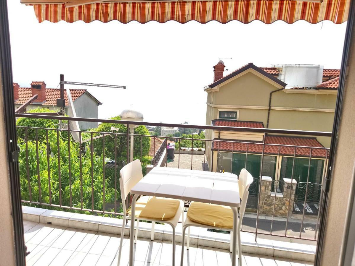 Charming Hill Apartment Abbazia Esterno foto